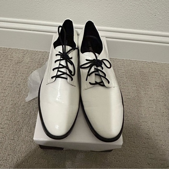 White crock texture Nine West shoes. Size 10 - Picture 3 of 7
